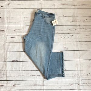 Women’s jeans light blue crop grays Large NWT